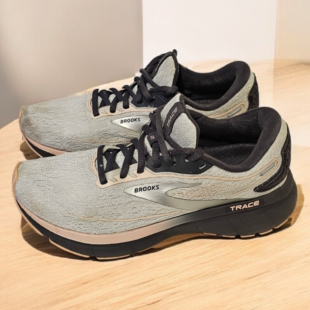 Brooks Trace 2 Women's Light Gray and Light Pink Running Shoes--Size 8